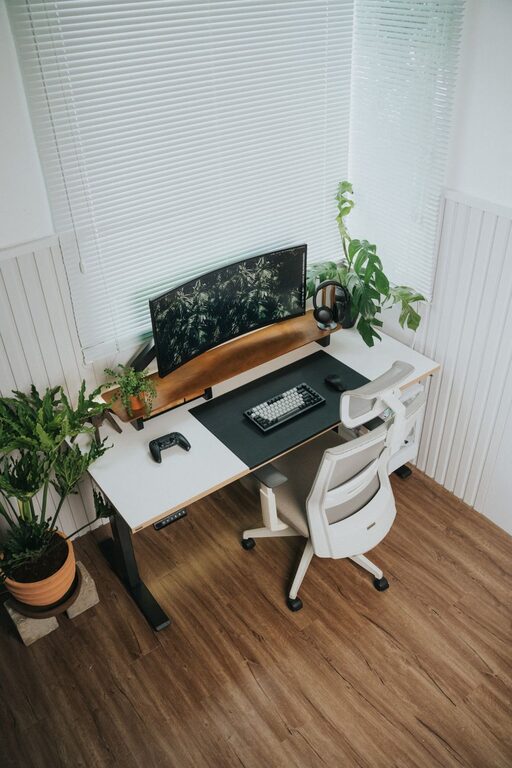 Tips for Creating a Relaxing and Productive Home Office Environment